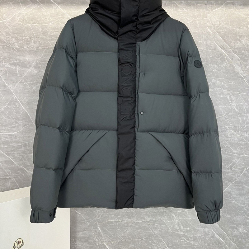 G*u*i down coat